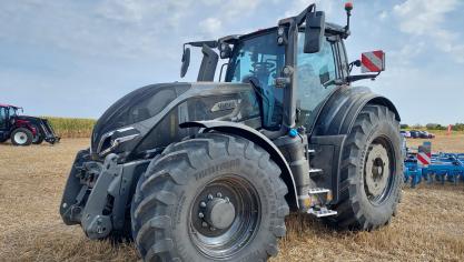 De nieuwe Q-serie van Valtra telt 5 modellen in het vermogensbereik van 230 tot 305 pk.