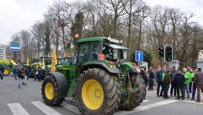 Honderden tractoren zakken af naar de hoofdstad.