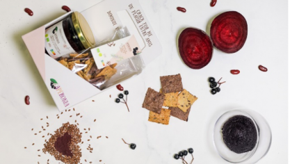 De eerste prijs ging naar een team van de Université Catholique de Louvain. Met Apéronia maakte het winnende team een lekker, biologisch aperitiefduo van dip en crackers op basis van aroniabessen.