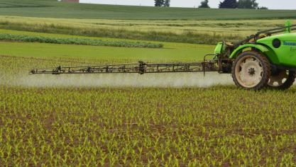 Het team van Ursula von der Leyen, voorzitter van de Europese Commissie, heeft voorgesteld om het gebruik van pesticiden tegen 2030 te halveren. Haar partij, de EVP, gaat niet akkoord.