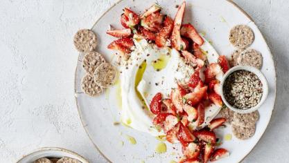 Kaasdip met kruidige aardbeien (2)