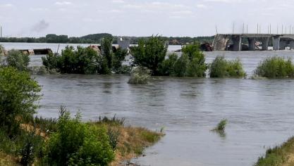 Na ontploffing van de stuwdam in de regio Cherson (Oekraïne)  staat ook veel  landbouweraal  onder water.