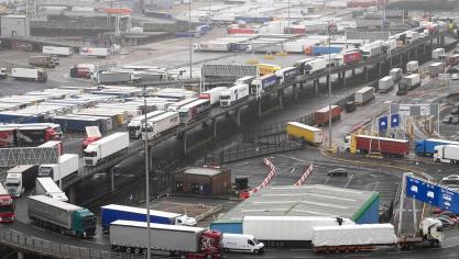 Begin 2022 ontstonden door de extra controles en acties door Brexit nog megafiles in de haven van Dover.