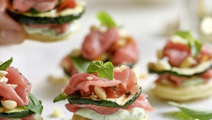 Torentje van carpaccio, ricotta van de Berloumi en courgette 1