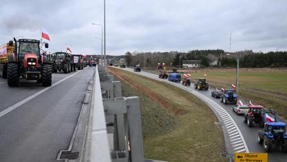 Poolse boeren blokkeerden op 20 februari ongeveer 100 wegen en grensovergangen naar Oekraïne om te protesteren tegen de ‘ongecontroleerde’ Oekraïense voedselimport en om een herziening van de Europese regels te eisen.