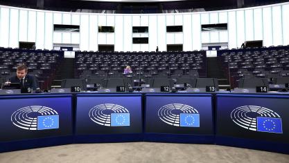 Het Europees parlement keurde dinsdag 12 maart een nieuwerichtlijn over industriële emissies goed, waar ook grote varkens- en pluimveebdrijven onder vallen.