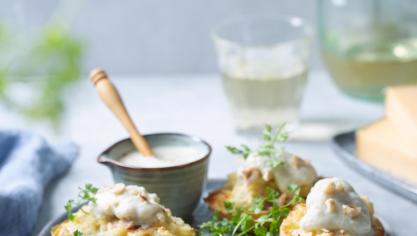 Gepofte aardappel met witloof, oude kaas en bloemkoolsaus_01