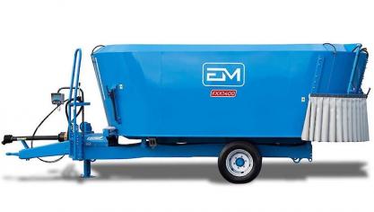 EM Benelux verzorgt de invoer van onder andere voermengwagens.