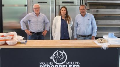 Pierre-Yves Piret van Prodabio en Ella en René Dedobbeleer van Molens Dedobbeleer (v.l.n.r.) kijken uit naar de volgende editie van de landbouwbeurs in Libramont.