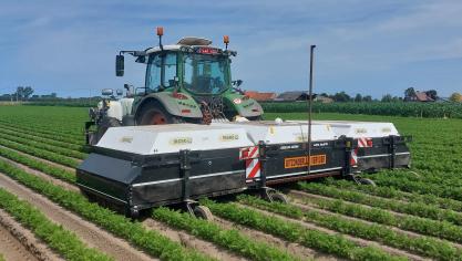 Loonwerken Johan Gesquière met de ARA Ecorobotix aangekocht door Ingro.