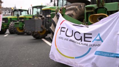 Waalse landbouworganisatie Fugea op een boerenprotest op 30 januari 2024. Sinds de crisis begin dit jaar hebben veek politieke beleidsmakers zich bereid verklaard om de landbouwsector te steunen. Nu is het tijd om dit aan de boeren te bewijzen, zegt de organisatie nu blauwtong veel veehouders treft.