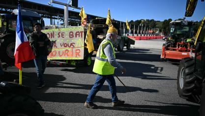 De Franse minister van Landbouw Annie Genevard vindt dat de schade die op 19 november aangericht werd bij een blokkade door Franse landbouwers aan de grens met Spanje onaanvaardbaar is. Franse boeren hielden toen vrachtwagens tegen met landbouwproducten uit Spanje.