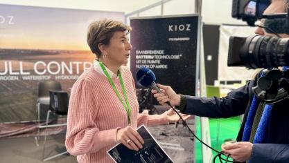 Kioz maakte op Interpom deel uit van de Innovation Tour. Trees Loncke stond dan ook regelmatig de pers te woord over het unieke energieconcept.
