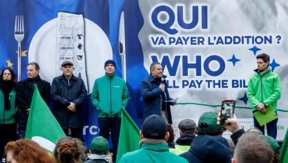 Binnen- en buitenlandse landbouworganisaties hebben samen met landbouwers betoogd omwille van het politieke principeakkoord over het Mercosur vrijhandelsakkoord.