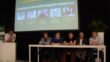 Christophe Vermeulen (Belgapom) modereerde het debat over technologieën met Geert Haesaert (UGent),  Bram Van Hecke (kabinet minister Brouns), Tom Destoop (Boerenbond), Bart Nemegheer (Aardappelhoeve)  en Jonathan Van Beek (ILVO).
