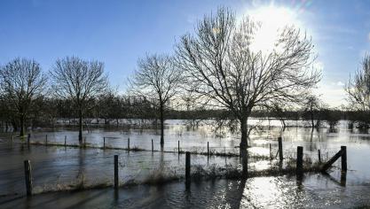 Hevige regenval en overstromingen veroorzaakt door klimaatverandering kunnen voor heel wat schade in de landbouw zorgen.
