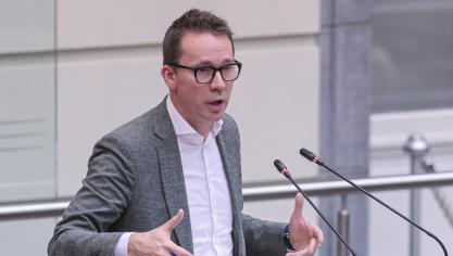 Vlaams landbouwminister Jo Brouns (cd&v) wees in de commissievergadering Landbouw van het Vlaams Parlement op 19 maart naar stappen die genomen zijn richting administratieve vereenvoudiging.