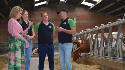 Op uitnodiging van Boerenbond bezocht koningin Mathilde ‘t Leenhof, een melkvee- en geitenboerderij in Zele.