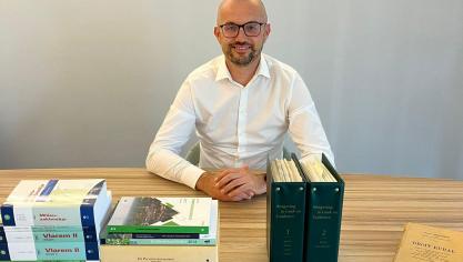 De wetgeving is zo geëxplodeerd dat vandaag de dag een halve bibliotheek aan boeken nodig is om de relevante regelgevingen te kunnen duiden , toont Jan Opsommer ons.