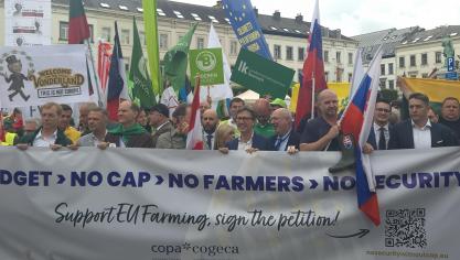 Landbouworganisaties hekelen de plannen van de Europese Commissie, die volgens hen bespaart op landbouw en voedselproductie in onzekere tijden.
