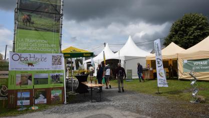 In het Village de l’agro-écologie verzamelden diverse Vlaamse en Waalse ketenpartners om bezoekers te informeren over de agro-ecologische transitie.