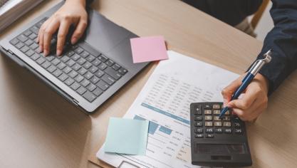 Vanaf 1 januari 2026 moeten alle btw-plichtige ondernemingen in België, groot of klein, hun facturen elektronisch versturen via een beveiligd netwerk. Deze verplichting geldt ook voor landbouwers.