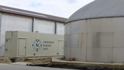 Renure staat voor 'recovered nitrogen from manure' of herwonnen stikstof uit dierlijke mest, bijvoorbeeld uit een luchtwasser van een stal.