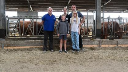 Hoe die Limousin-runderen in Nevele terechtgekomen zijn, is een verhaal dat begint bij Etienne Vandeputte (links).