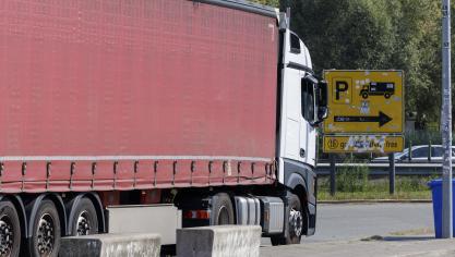 De uitstoot van de transportsector blijft stijgen.