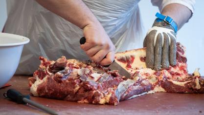 Volgens de studie kunnen zelfs kleine restjes antibiotica in ons voedsel ervoor zorgen dat bacteriën resistent worden.