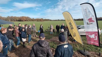 Binnen het project Bodemgoud hebben al 14 landbouwers in Noord-Limburg houtsnippers in de bodem ingewerkt.
