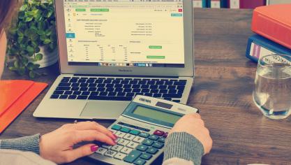 Vanaf 1 januari 2026 moeten alle btw-plichtige ondernemingen in België overstappen op elektronische facturatie. De landbouwsector ontsnapt daar niet aan.