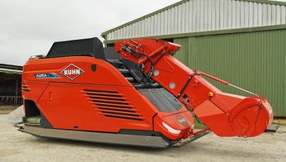 De Aura is een autonome zelfrijdende voermengwagen van Kuhn.