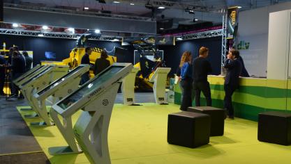 Veehouders kloppen bij DLV aan op de beurs voor advies over de toekomst van hun bedrijf.