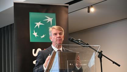 “Vlaanderen blijft een zuivelregio, maar waarschijnlijk met minder bedrijven, minder dieren en minder liters melk”, voorspelt Jan de Keyser.