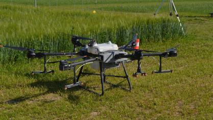 Er zijn nog een aantal wettelijke, praktische, technische en economische drempels die een brede toepassing van drones in de land- en tuinbouw moeilijk maken.
