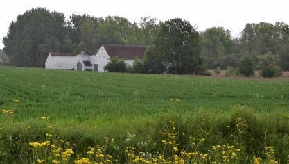In een hoeve gaat wonen zonder aan landbouw te doen moet financiële consequenties hebben vinden Boerenbond en Natuurpunt.