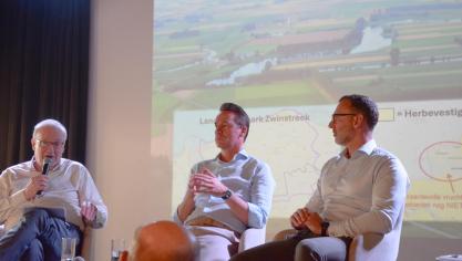 Marc Ballekens (l) modereerde het debat tussen minister Brouns en Joris Baecke.