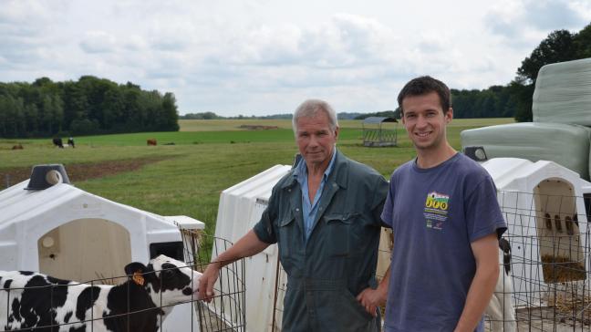 Melkveehouder Eddy Pussemier is voorzitter van Herd Book Holstein. Zijn zoon Jonas zit de jongerenorganisatie Wal’Holstein Club voor.
