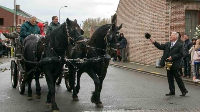 Laatste deelnemer aan de Sint-Hubertuszegening in Markegem was voorzitter Alfons Lavreau.