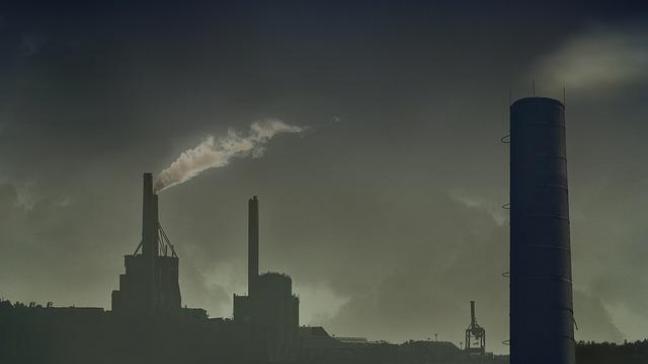 De Vlaamse uitstoot van broeikasgassen is opnieuw toegenomen tot boven het niveau van 2005.