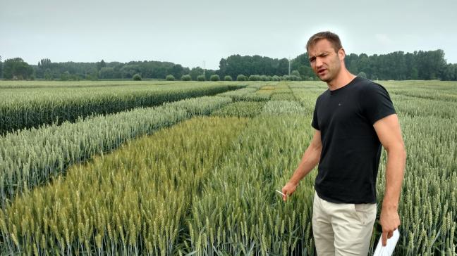 Toon Kerkhofs gaf toelichting bij nieuwigheden en recente introducties van graanvariëteiten.