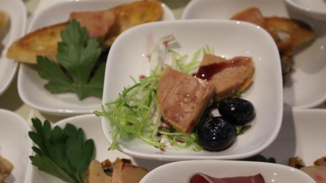 Foie gras is een luxeproduct gemaakt van de lever van een eend of gans.