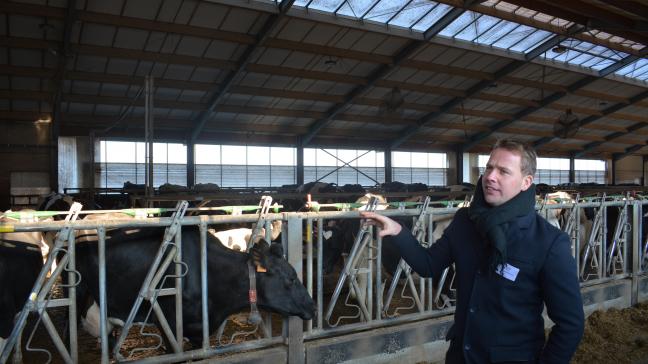 Het landbouwrapport werd voorgesteld op het bedrijf van Bart Vanderstraeten, die melkvee combineert met vleesvee en akkerbouw. Daarbij maakt Vanderstraeten gebruik van onder meer een voerrobot, twee melkrobots en een pocketvergister.