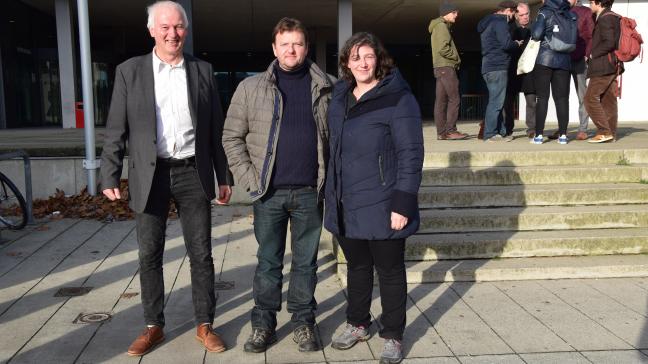 Raf Verbeke, landbouwer Pieter Van Poucke en partner Annelies Marchand vervolgen OCMW Gent voor de verkoop van 450 ha landbouwgrond aan een investeringsmaatschappij van Fernand Huts.