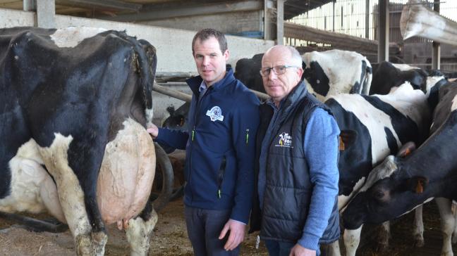 Stéphane en Ludovic vullen elkaar zeer goed aan op het bedrijf. Vader Stéphane zorgt voor de voeding van de dieren, terwijl zoon Ludovic alles wat met genetica te maken heeft voor zijn rekening neemt. P-Y L.