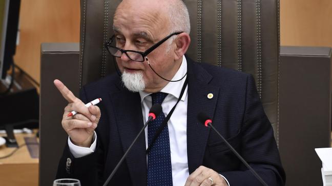 Peumans zelf heeft heel ernstige vragen bij de manier waarop het decreet vooruit wordt geduwd.