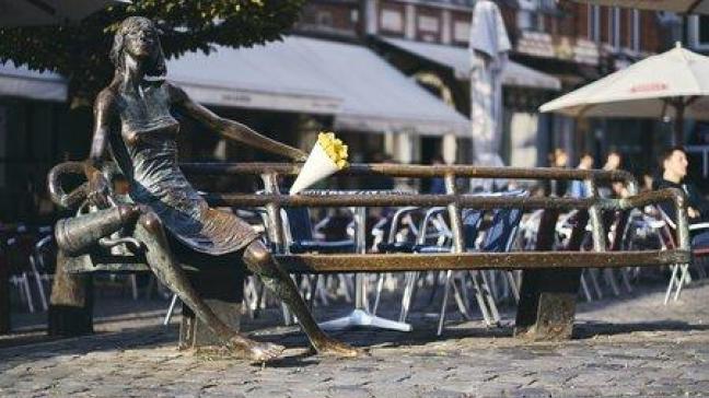 In Leuven voorziet de Kotmadam op de Oude Markt de studenten deze week niet enkel van verse koffie, maar ook van een goed pak friet.