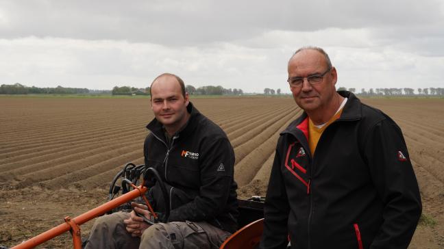 Mark en Jan van der Veen. Jan: “Een punt waar wij als familie op gefocust zijn, is om producten op het juiste moment te verkopen als de prijzen het hoogst zijn.”