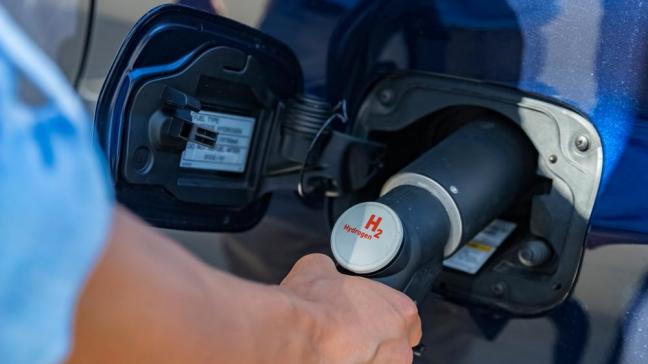 In de toekomst zullen er mogelijk steeds meer voertuigen op waterstof rijden.